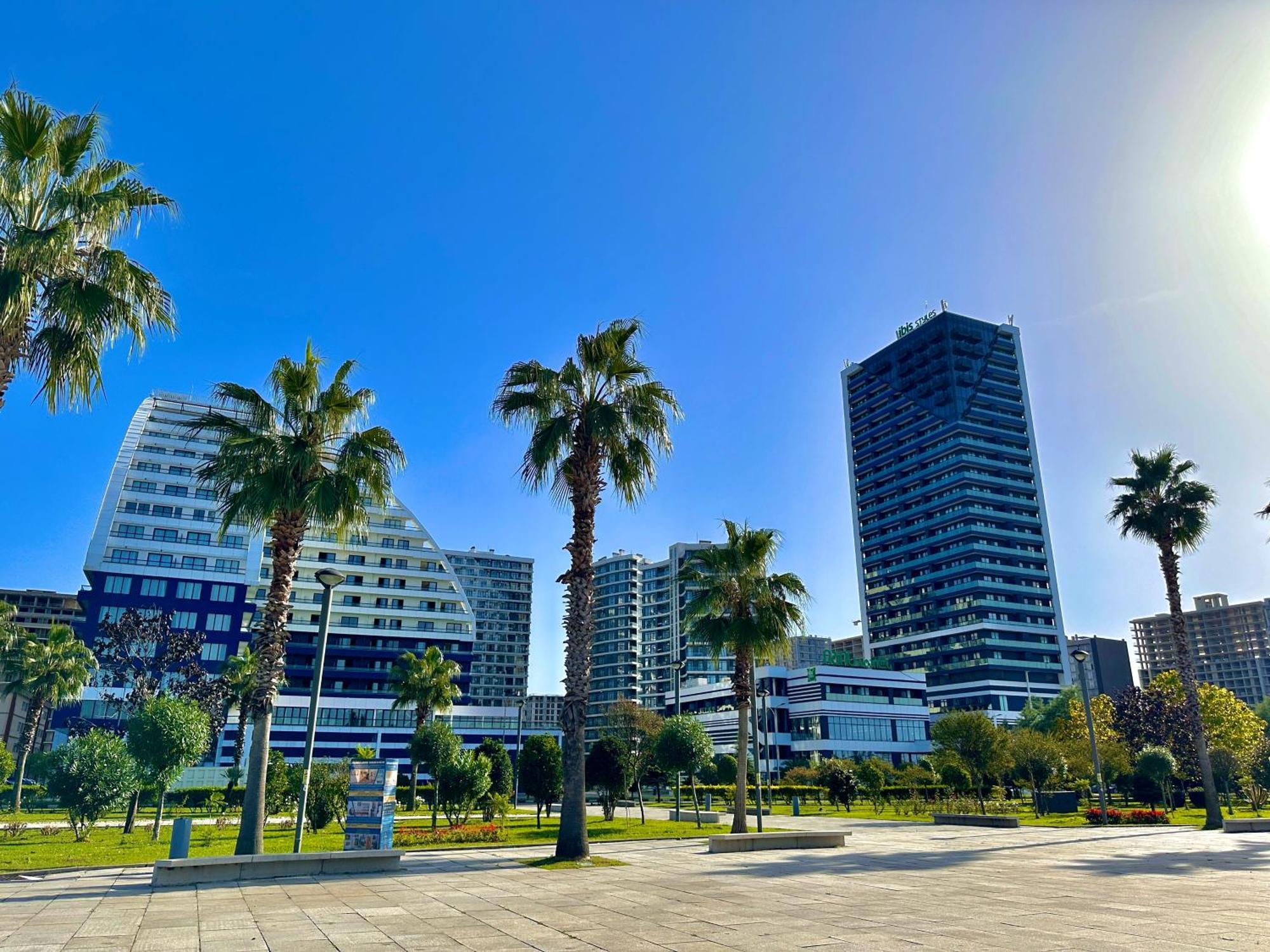 Batumi Boulevard Resort Экстерьер фото