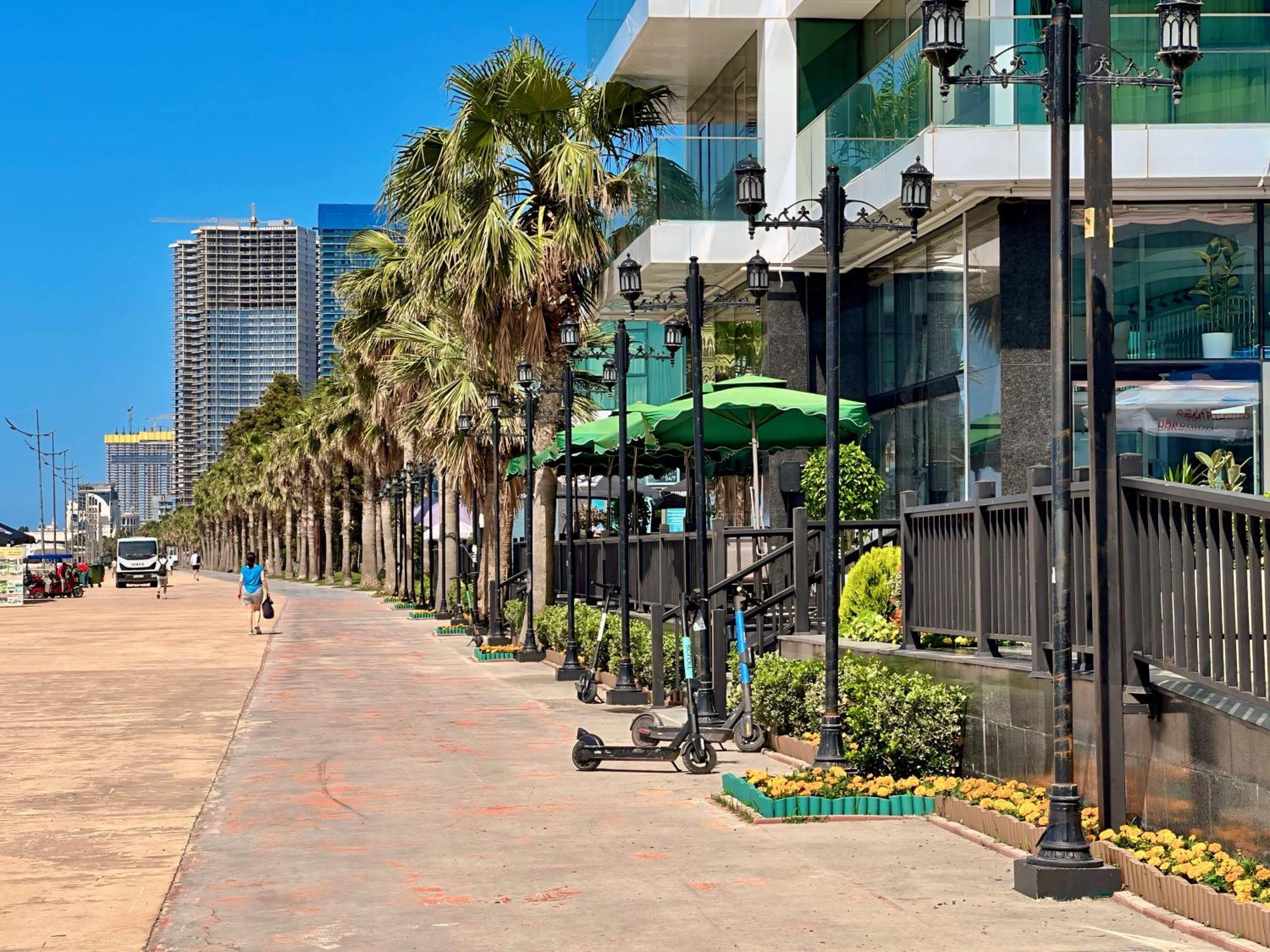 Batumi Boulevard Resort Экстерьер фото