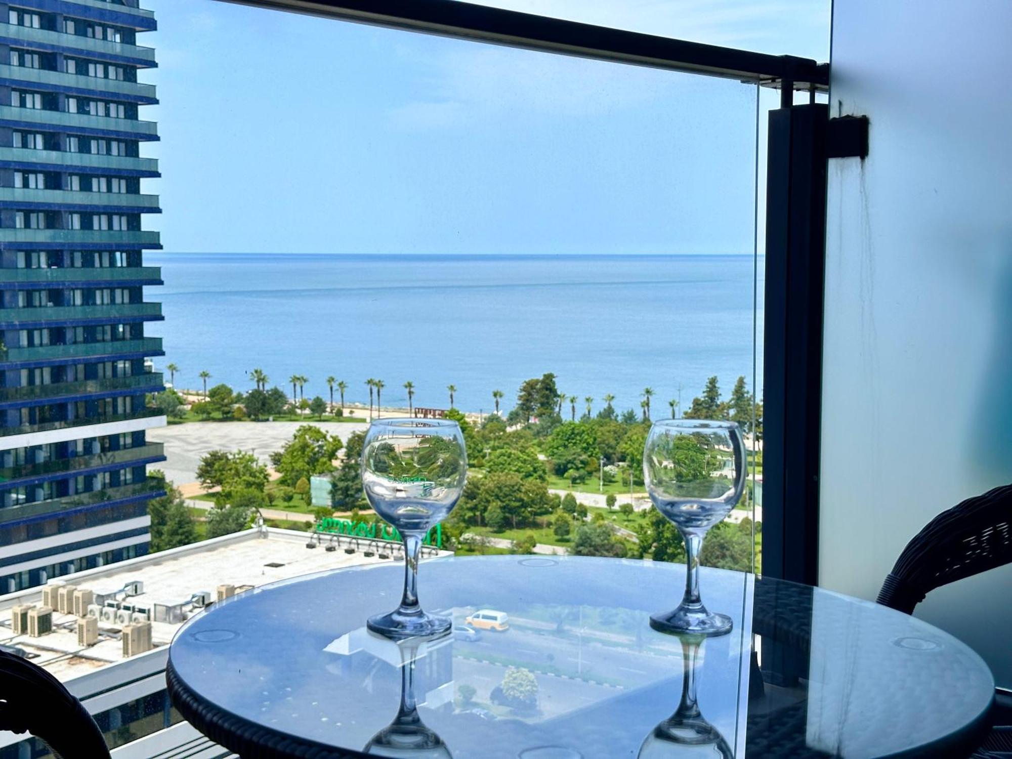 Batumi Boulevard Resort Экстерьер фото